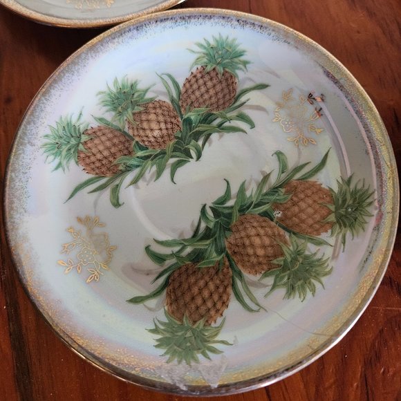 Set of 5 decorative iridescent/pearlescent fruit plates with gold-toned details - Picture 6 of 8